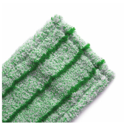 Primer plano del Arcora RUNNER GREEN DB - FC MIT DECKBLATT de Arcora International GmbH: una almohadilla de microfibra verde y blanca con tres franjas verdes elevadas hechas de materiales de alta calidad sobre fondo blanco - ideal para interiores.