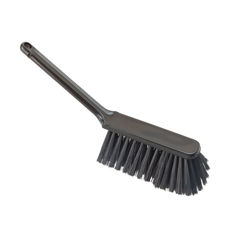 Die Haug Bürsten KG HANDBESEN, WEICH, 310MM, GESCHLITZT ist eine schwarze, handgeführte Reinigungsbürste mit langem Griff und weichen, geschlitzten Borsten, ideal für Reinigungsaufgaben, abgebildet auf weißem Hintergrund.