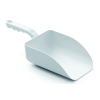 La pala de mano Haug grande de PP, de 328 x 136 x 79 mm, de Haug Bürsten KG es una cuchara rectangular de plástico blanco con mango ergonómico y certificación de seguridad HACCP. La cuchara está angulada de tal forma que permiten ver tanto el mango como el interior del recipiente. Por ello, resulta perfecta para medir con precisión en diversas tareas culinarias.