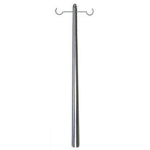 Die Novocal Infusionsflaschenhalterung wird sicher an der Rückwand befestigt und hält Infusionsbeutel mit zwei Haken, abgebildet auf einem schlichten weißen Hintergrund. Ideal für medizinische Einrichtungen. Marke: Novocal. Packung enthält 1 Stück.