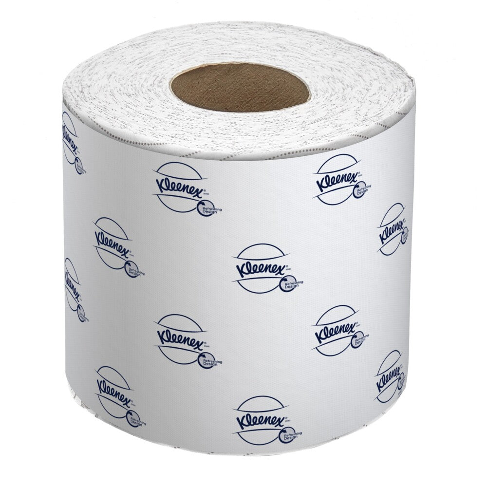 Eine einzelne weiße Kleenex® Toilettenpapierrolle aus dem 8er Pack (12 kleine Rollen x 250 Blatt) der Kimberly-Clark GmbH mit dem Kleenex-Logo auf der Umhüllung und einem sichtbaren braunen Kartonkern.