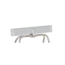 Eine Nahaufnahme einer Wimpernzange aus Metall mit einem rechteckigen weißen Wimpernkissen, das die Präzision der Novocal Klemmfedern 1 Satz =2 Stück für den Klemmring des Abfallsammlers S 70 L von Novocal widerspiegelt, vor einem schlichten weißen Hintergrund.