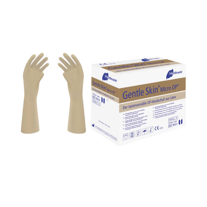Imagen de una caja de Meditrade Gentle Skin® Micro OP®, guantes quirúrgicos de látex de Meditrade GmbH junto a un par de guantes. El embalaje contiene texto en alemán y varios símbolos. Los guantes quirúrgicos de color beige están representados con la palma hacia afuera y muestran su superficie microtexturizada.