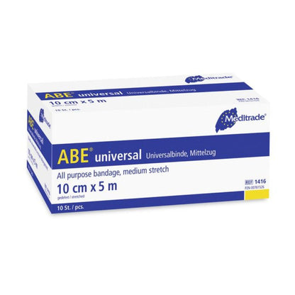 La venda universal elástica permanente Meditrade ABE® no estéril de 10 cm x 5 m de Meditrade GmbH está empaquetada en una caja blanca con letras azules. Ofrece una elasticidad media para uso médico y lleva el logotipo de Meditrade en la esquina superior derecha. El paquete contiene 10 piezas.
