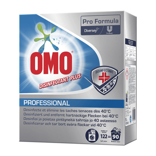El producto expuesto es un envase de Omo Professional Disinfectant Plus, detergente desinfectante (8550 g), de Diversey Deutschland GmbH & Co. OHG. El envase destaca su eficacia para eliminar manchas difíciles a 40 °C e incluye los logotipos de Unilever y Diversey, así como las instrucciones de uso.