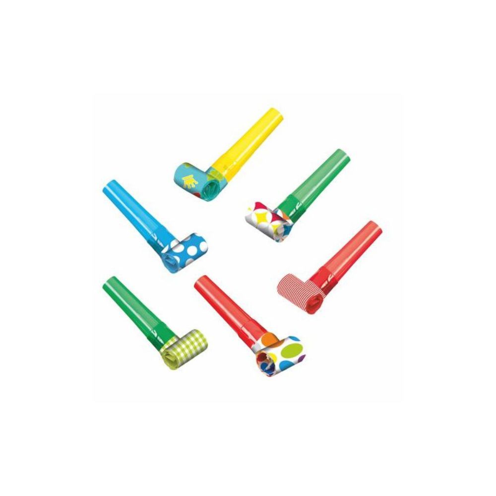 Ein farbenfrohes Set mit sechs PAPSTAR 6 Partyrüsseln der PAPSTAR GmbH präsentiert einzigartige Designs – Streifen, Punkte, kräftige Farben in Rot, Blau, Grün und Gelb. Ideal für einen Kindergeburtstag, verleihen sie vor dem weißen Hintergrund ein festliches Flair.