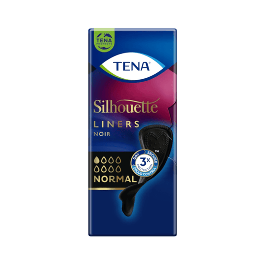 El embalaje de los salvaslips TENA Silhouette Noir Normal, de color negro, presenta un diseño elegante y consiste en una caja de color azul oscuro con detalles en rosa. En él aparece el logotipo de TENA y una imagen del salvaslip en la que se destaca la capacidad de absorción «Normal» y la triple protección para un control de olores 3x Fresh.